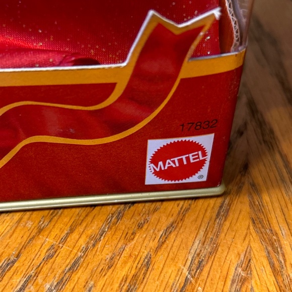 RARE VINTAGE 1997 SPECIAL EDITION HAPPY HOLIDAYS BARBIE - NRFB - Picture 5 of 8